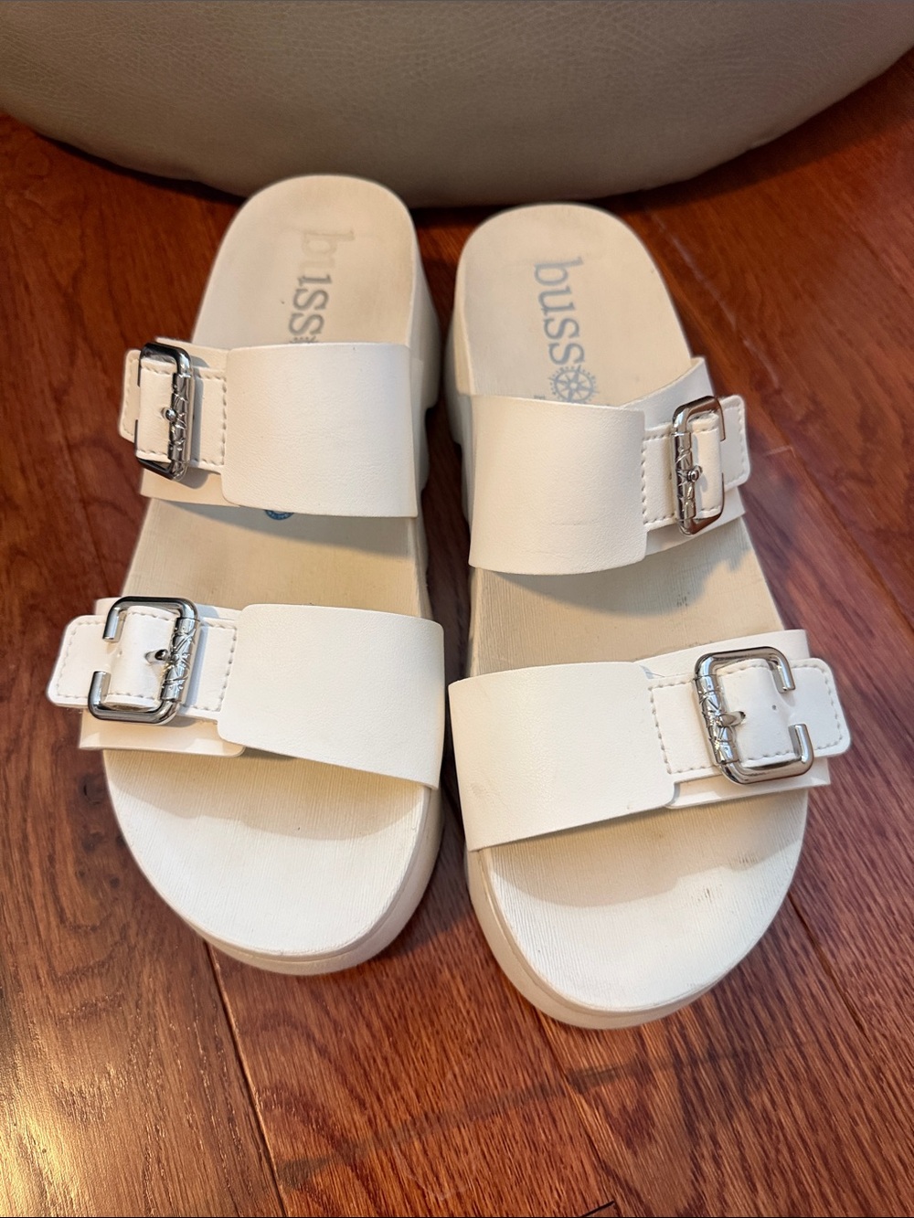 Women’s slip on sandal